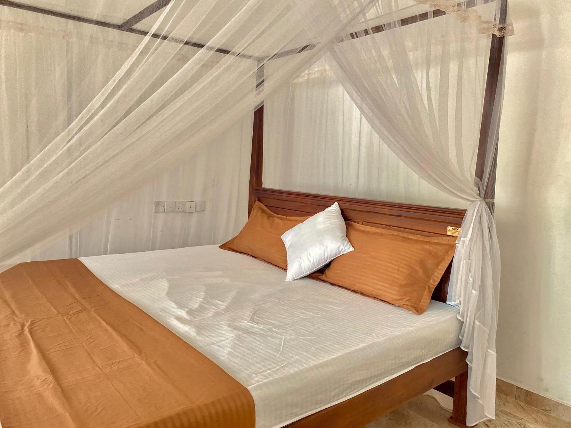 فيليغاما Sasmika Villa Surf And Yoga Hostel المظهر الخارجي الصورة