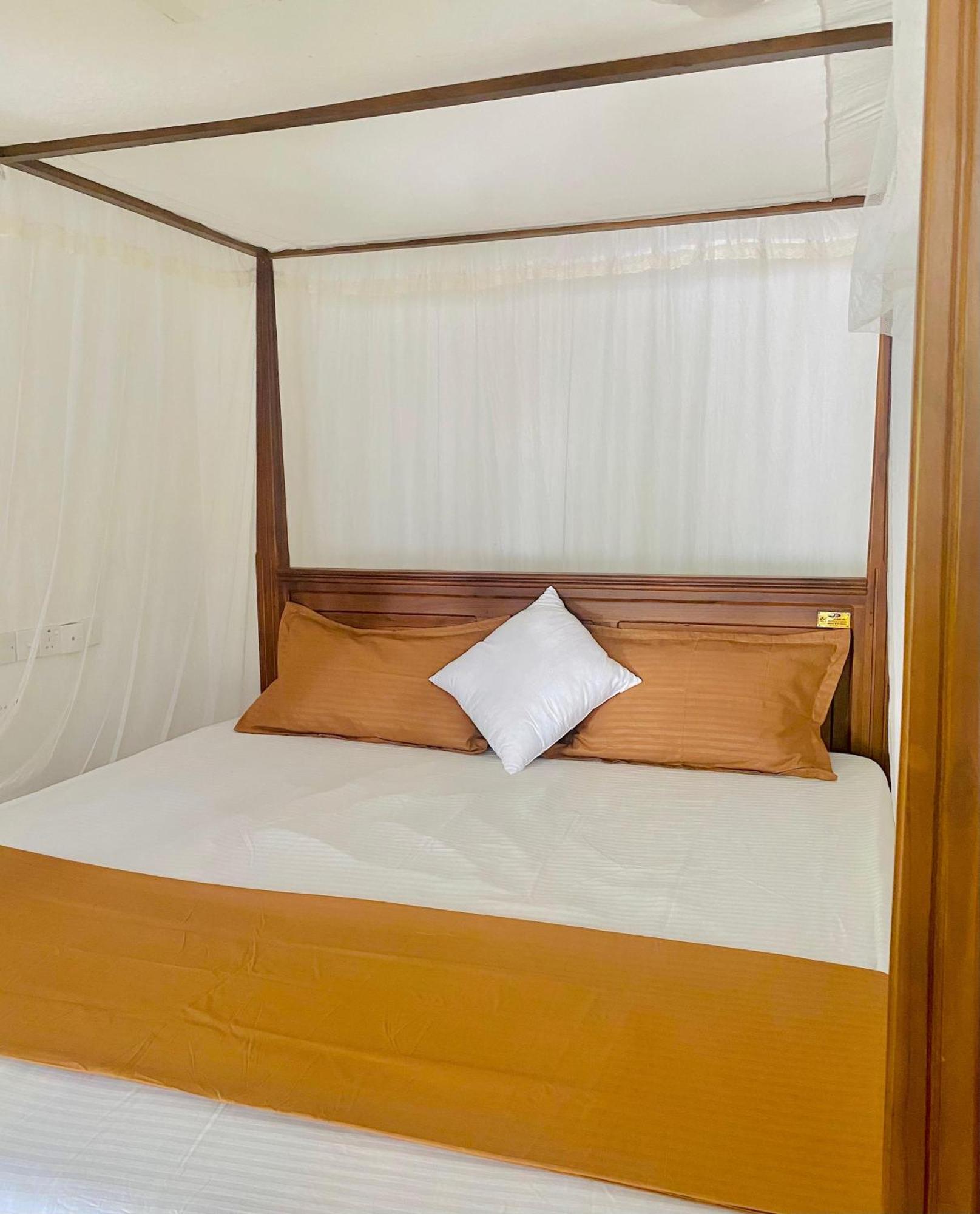 فيليغاما Sasmika Villa Surf And Yoga Hostel المظهر الخارجي الصورة